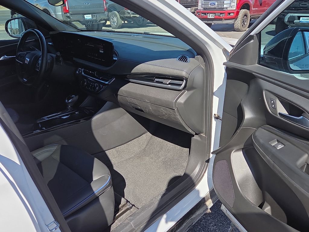 Used 2024 Buick Envista Sport Touring w/ Convenience I Package image 11