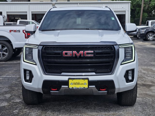 Used 2024 GMC Yukon AT4 w/ Technology Package AWD/4WD image 2
