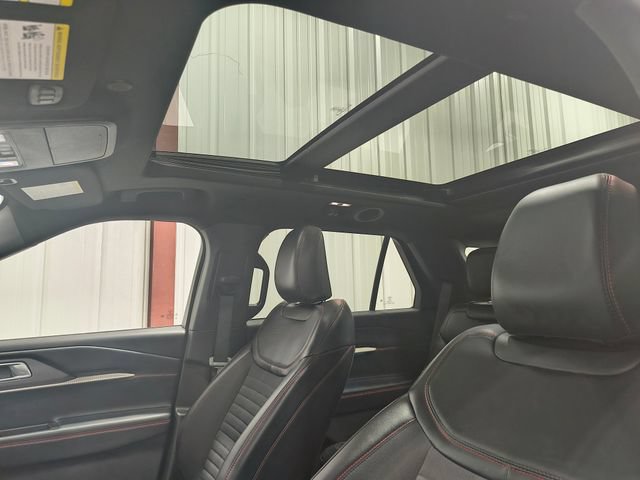 Certified 2025 Ford Explorer ST-Line w/ Premium Package AWD/4WD image 14