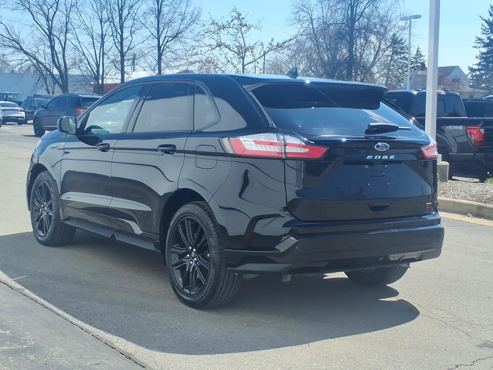 Certified 2024 Ford Edge ST-Line AWD/4WD image 4