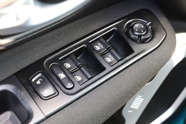Used 2020 Jeep Renegade Sport w/ Sport Appearance Group AWD/4WD image 15