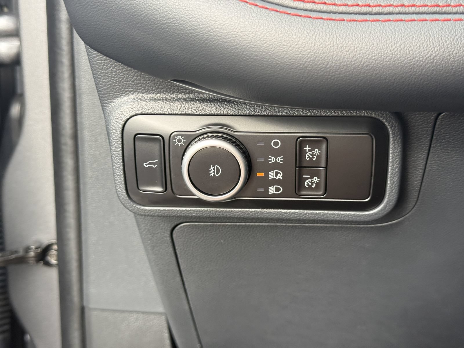 Certified 2025 Ford Explorer ST AWD/4WD image 34