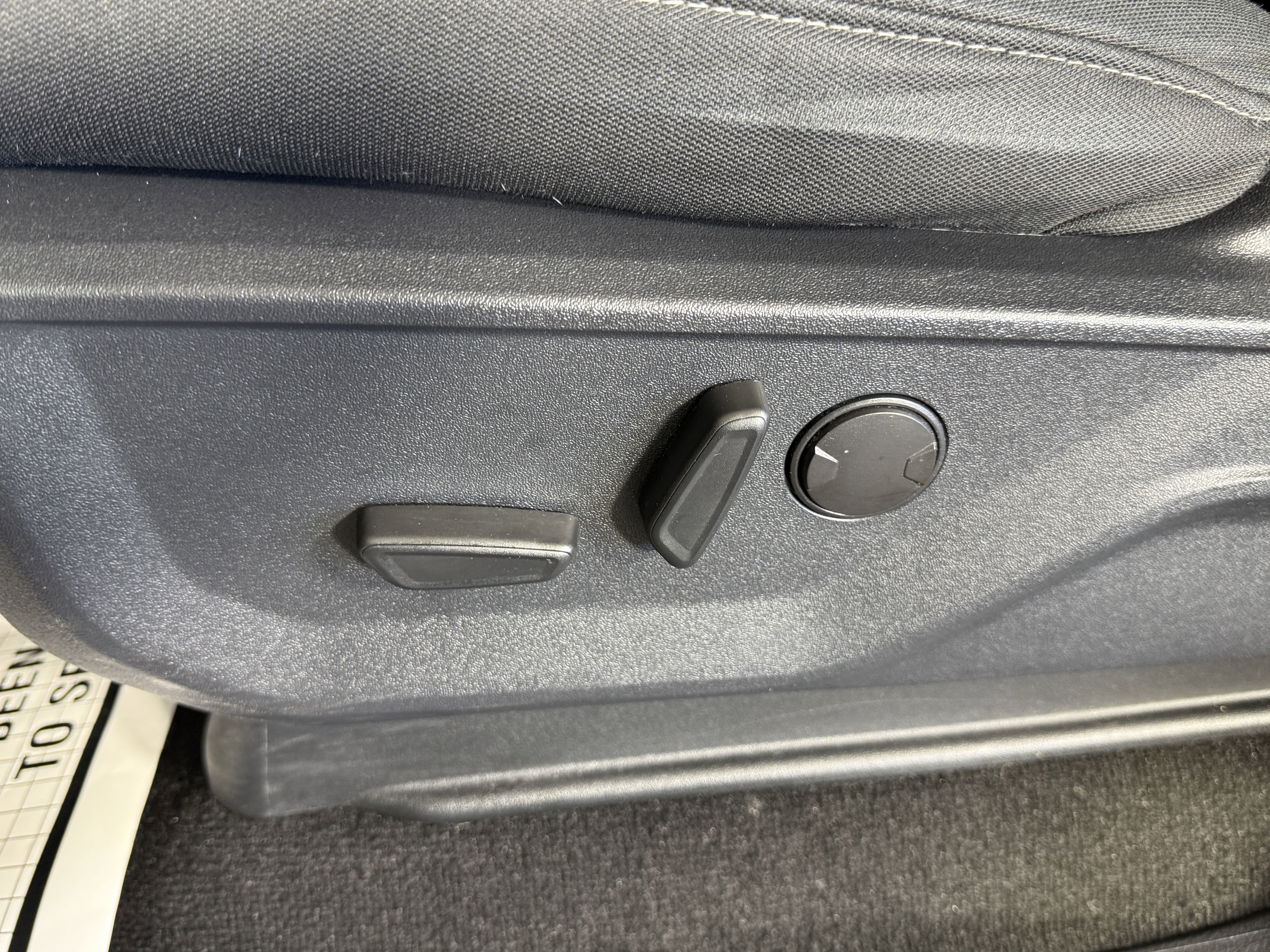 Certified 2022 Ford F150 XLT w/ Equipment Group 302A High image 17