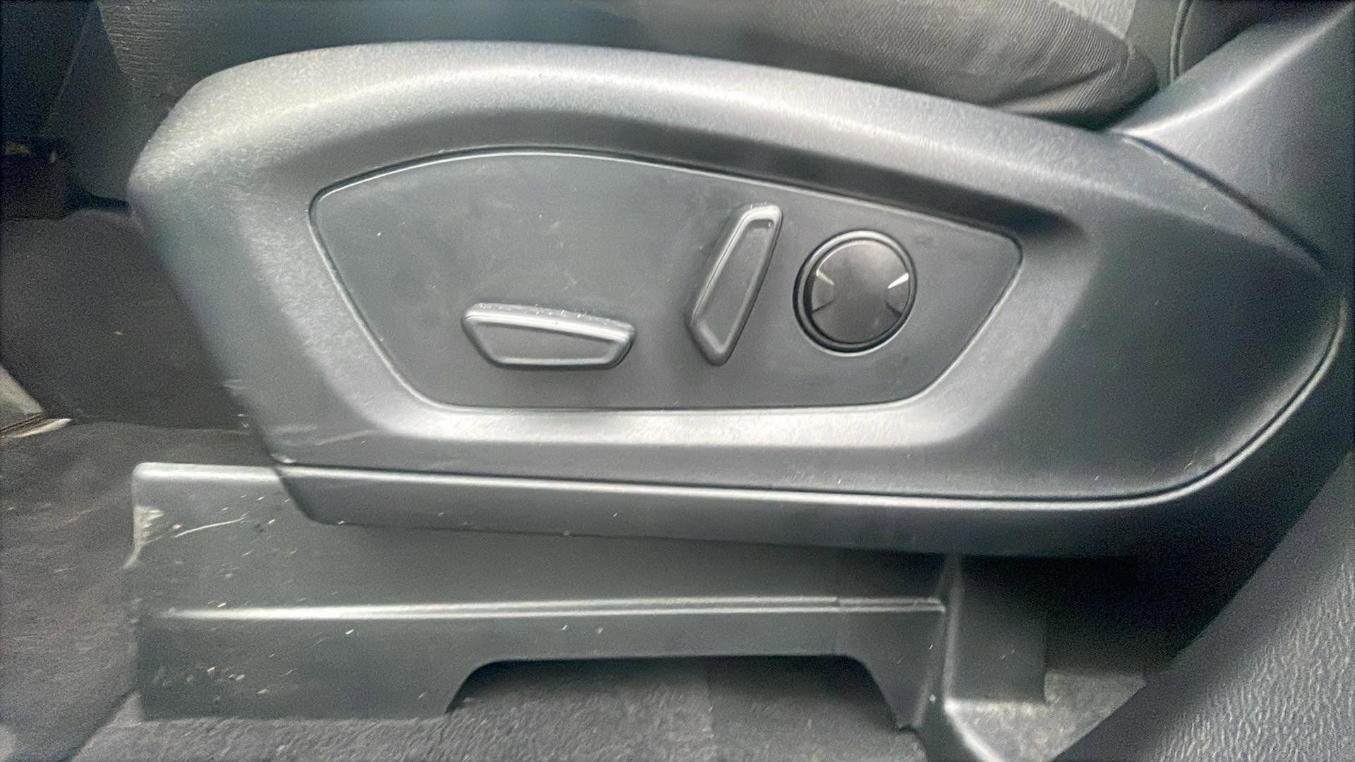 Certified 2023 Ford Explorer XLT image 25