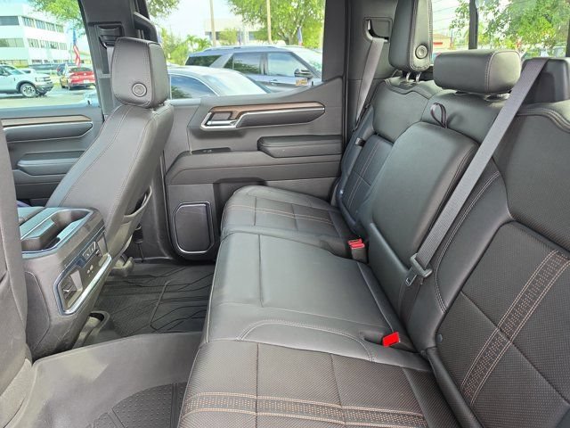 Used 2024 Chevrolet Silverado 1500 High Country w/ Technology Package AWD/4WD image 11
