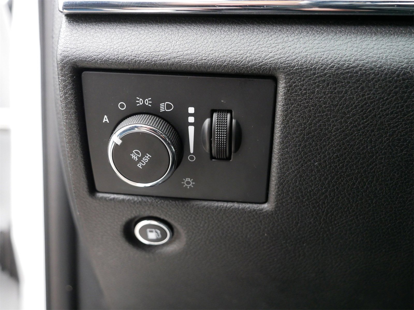 Used 2018 Jeep Grand Cherokee SRT image 14