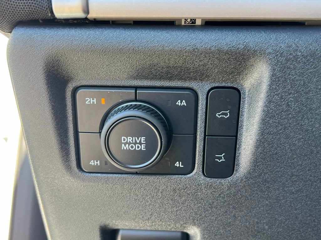 Certified 2025 Ford Expedition Active AWD/4WD image 30