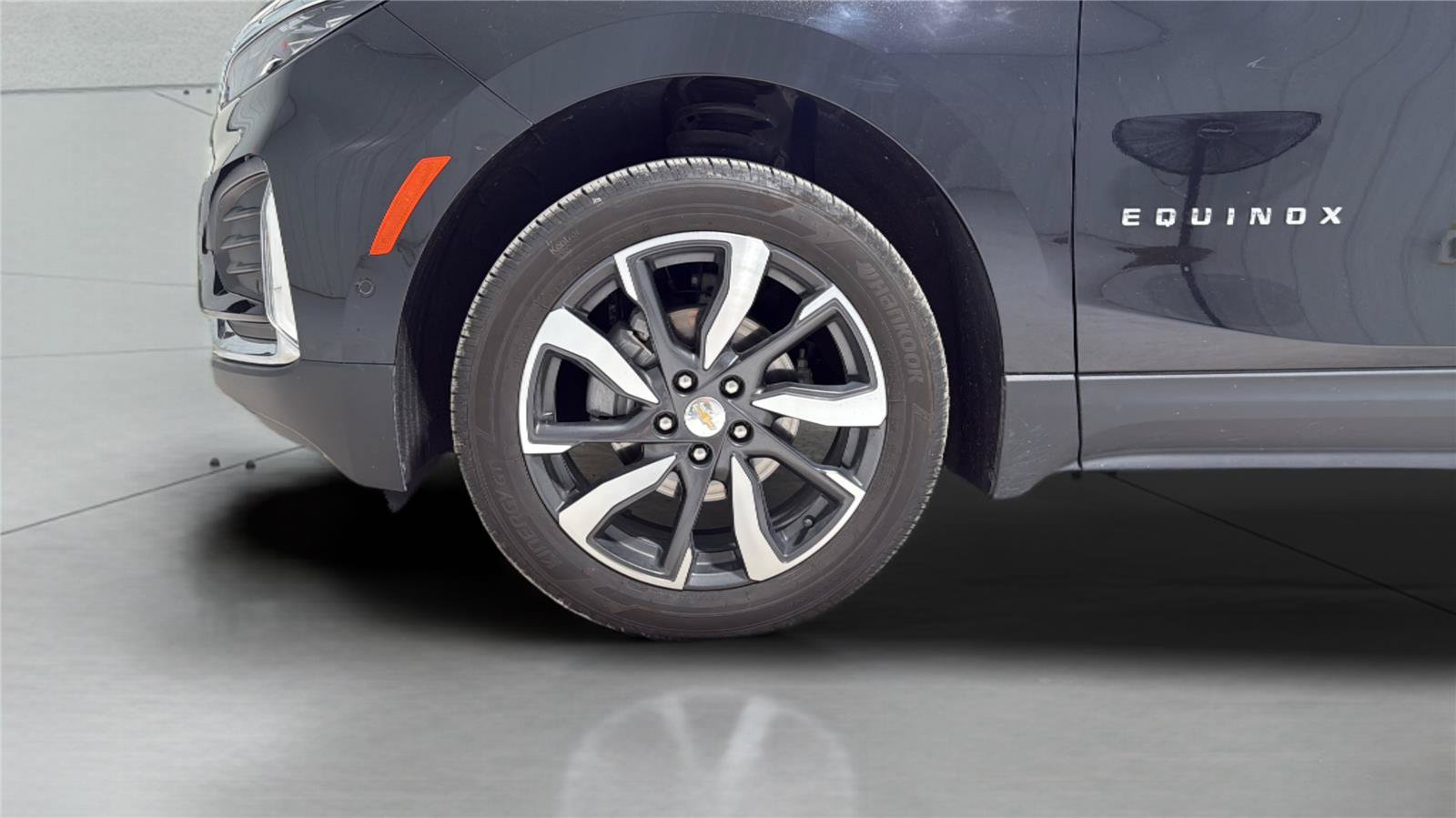 Used 2023 Chevrolet Equinox Premier AWD/4WD image 29