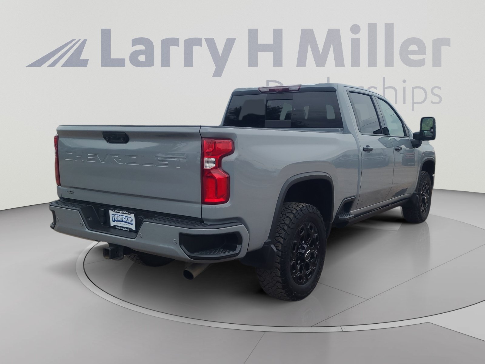 Used 2024 Chevrolet Silverado 2500 LTZ w/ LTZ Plus Package AWD/4WD image 5