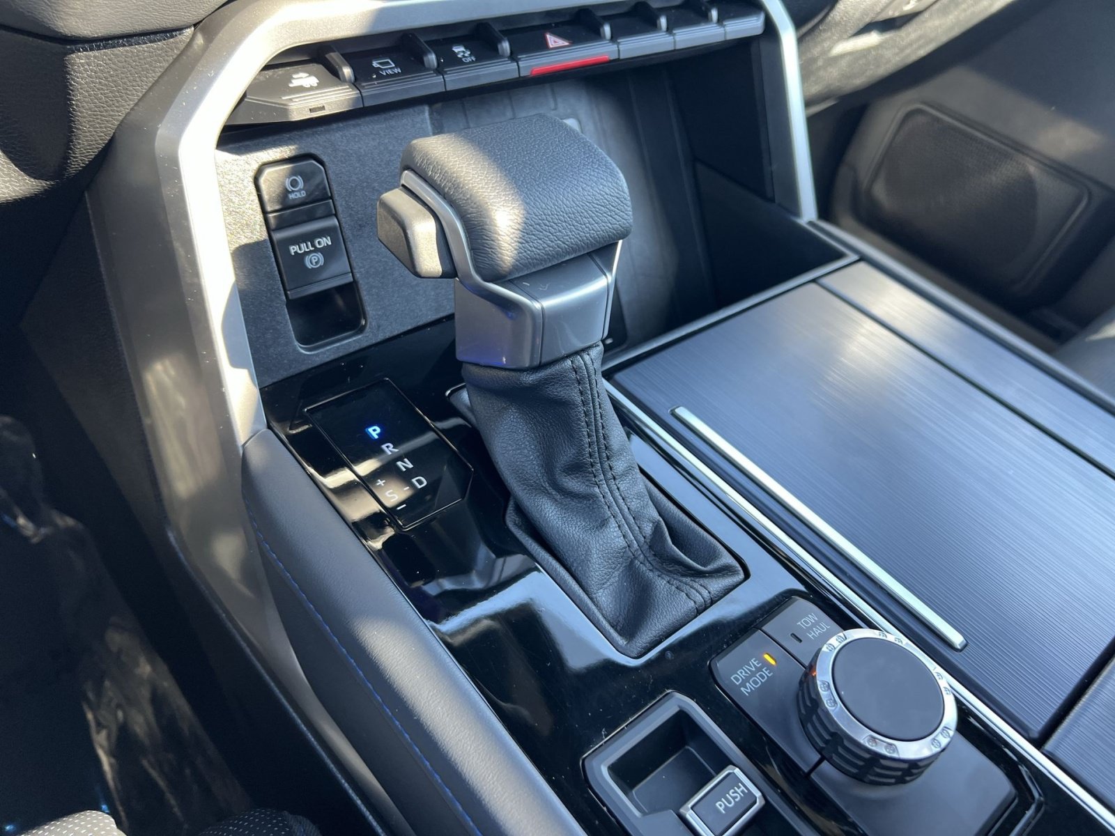 Used 2023 Toyota Sequoia Platinum AWD/4WD image 29