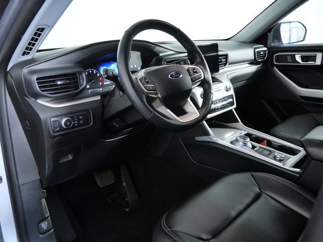 Certified 2020 Ford Explorer XLT w/ Equipment Group 202A image 15