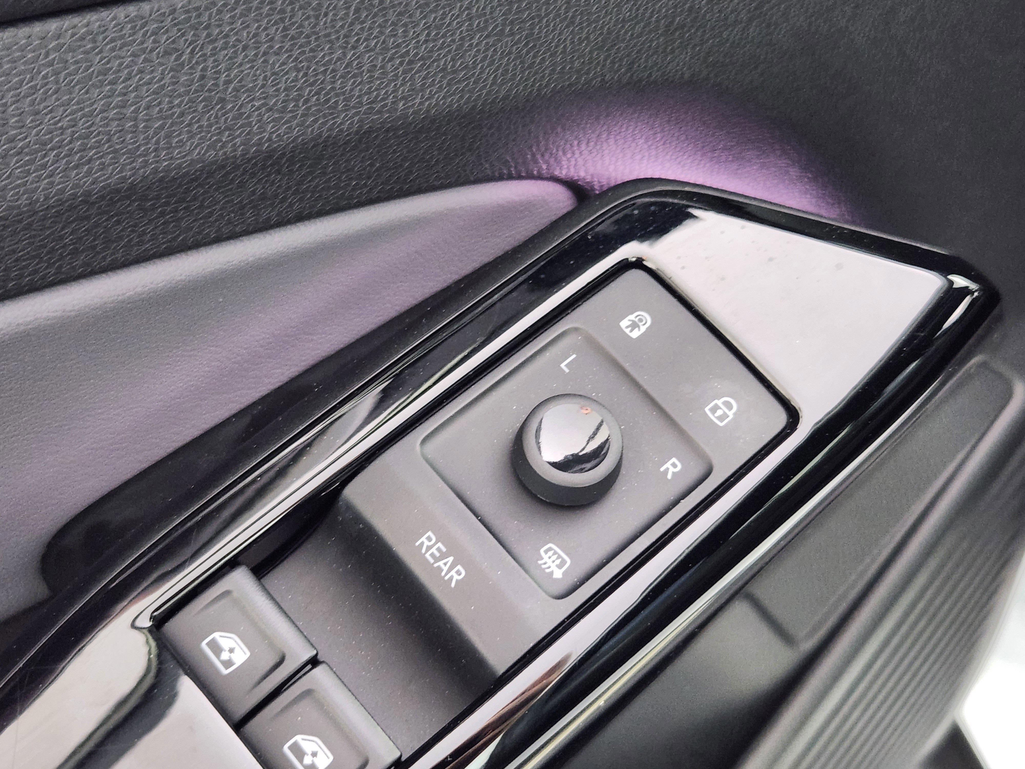 Used 2021 Volkswagen ID.4 Pro image 16