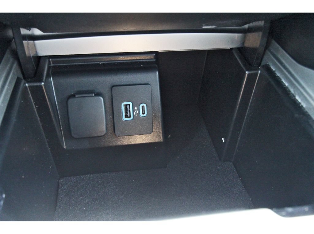 Certified 2022 Ford Explorer XLT w/ Equipment Group 202A RWD image 29