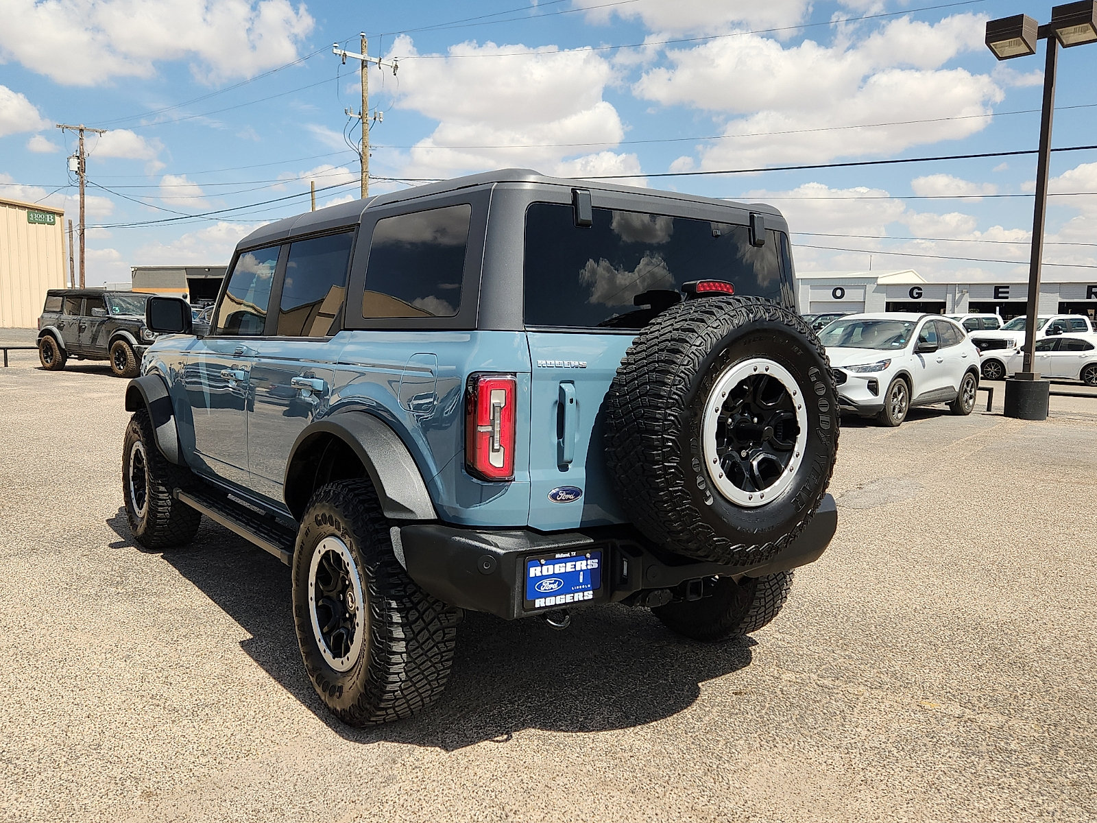 Certified 2023 Ford Bronco Outer Banks w/ Sasquatch Package AWD/4WD image 5