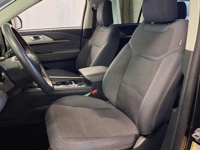 Certified 2025 Ford Explorer Active image 7