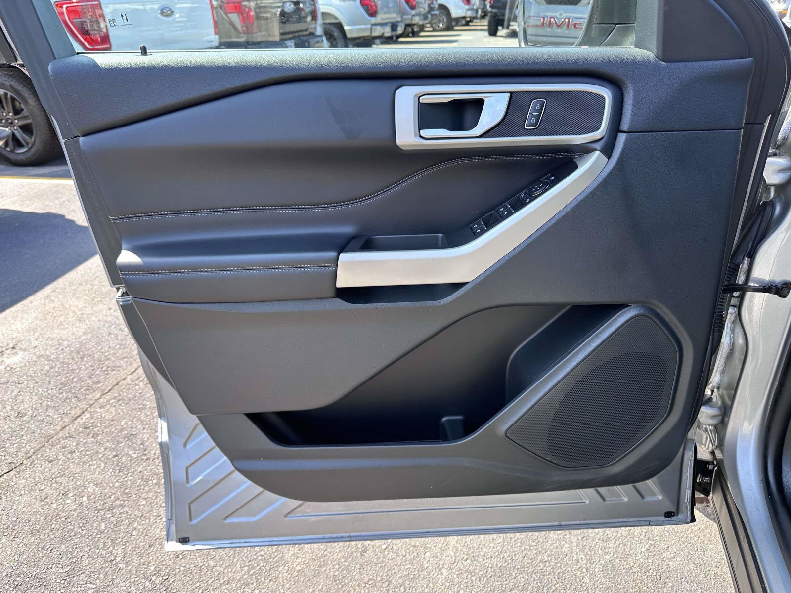 Certified 2023 Ford Explorer XLT AWD/4WD image 9