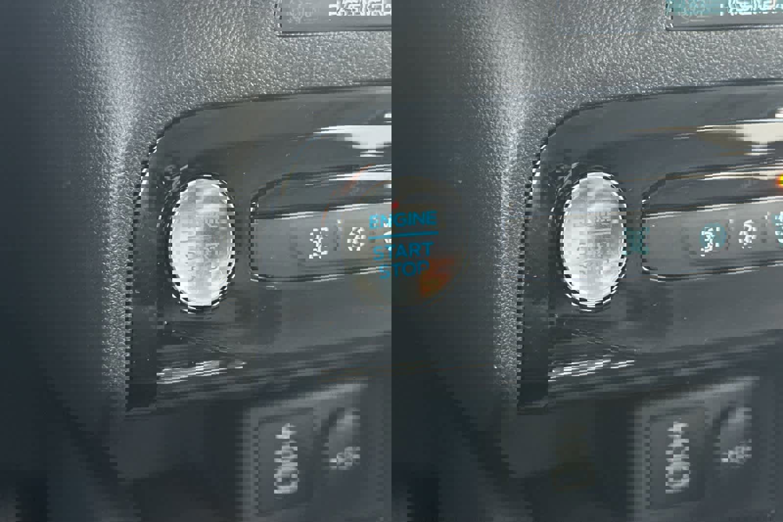 Certified 2025 Ford Escape Platinum image 22