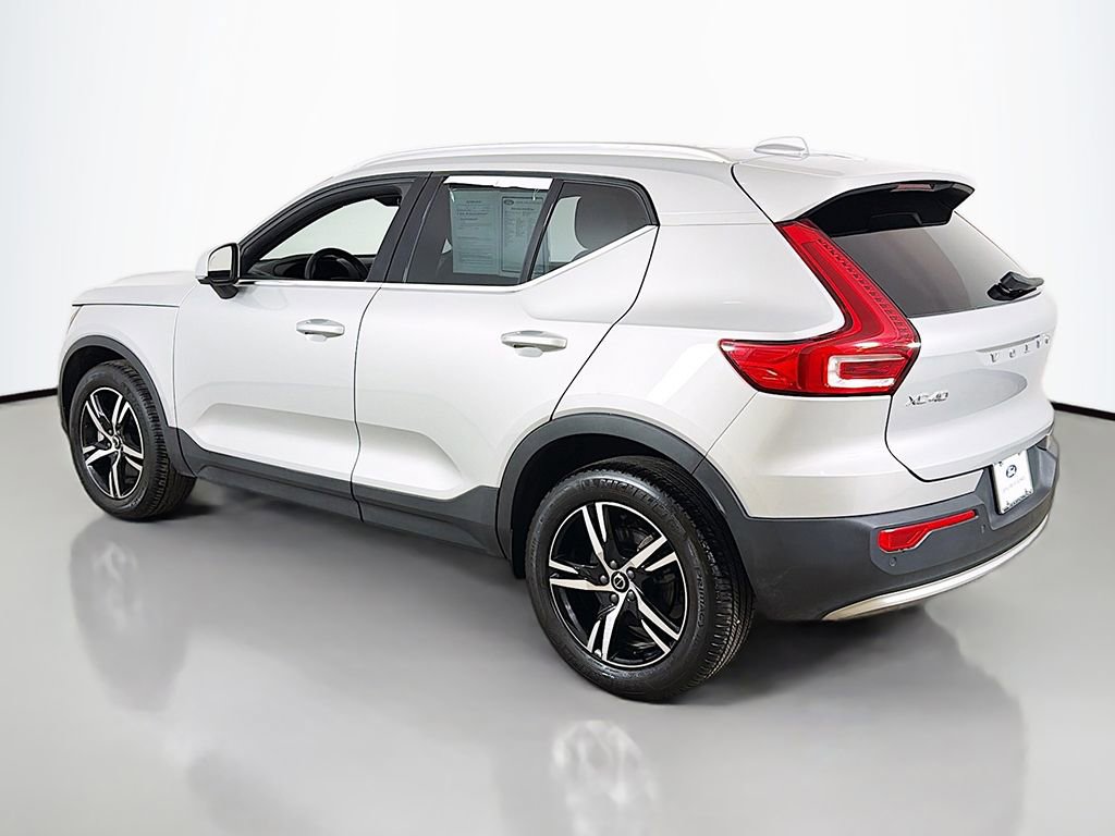 Used 2025 Volvo XC40 B5 Core AWD/4WD image 9