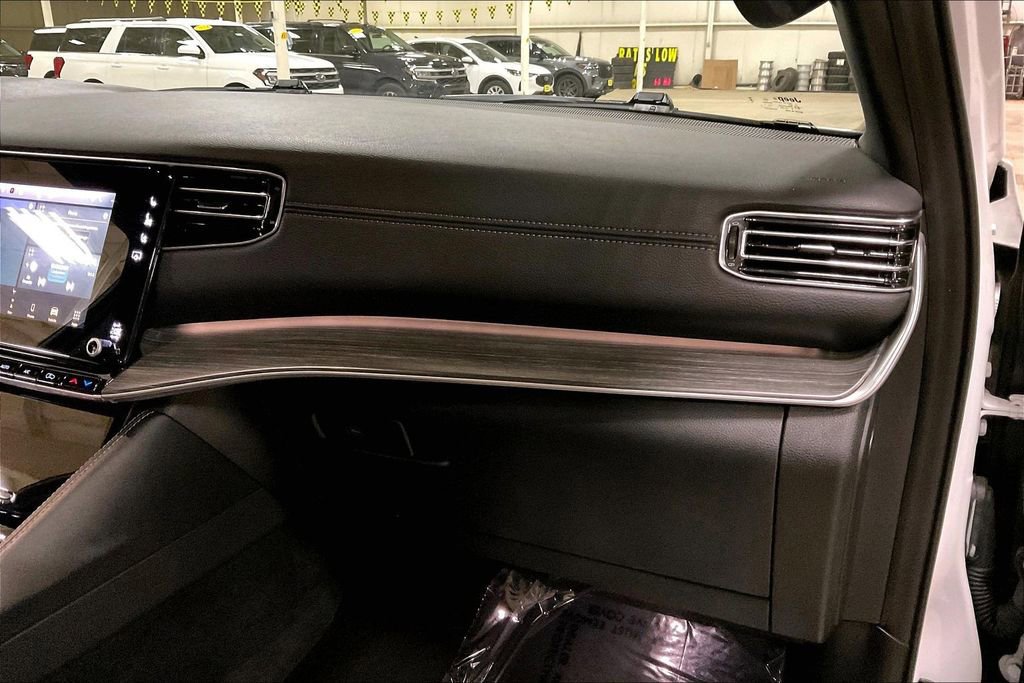 Used 2024 Jeep Wagoneer Series II w/ Flexible Seating Group image 15