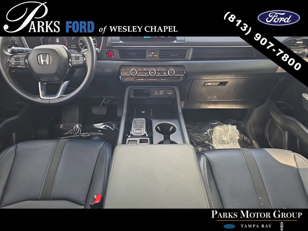 Used 2024 Honda Pilot Touring image 11