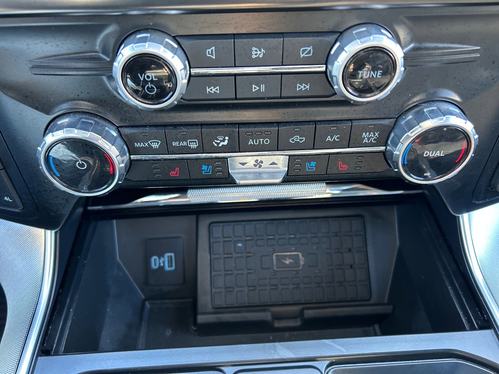 Certified 2023 Ford F150 Platinum w/ Equipment Group 701A High image 33