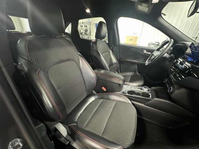 Certified 2025 Ford Escape ST-Line FWD image 32
