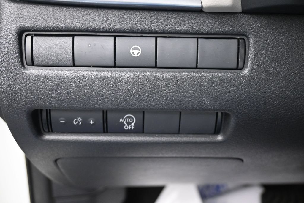 Used 2023 Nissan Rogue SV AWD/4WD image 20