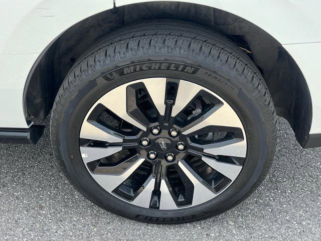 Certified 2025 Ford Expedition Platinum w/ Driver's Package AWD/4WD image 21