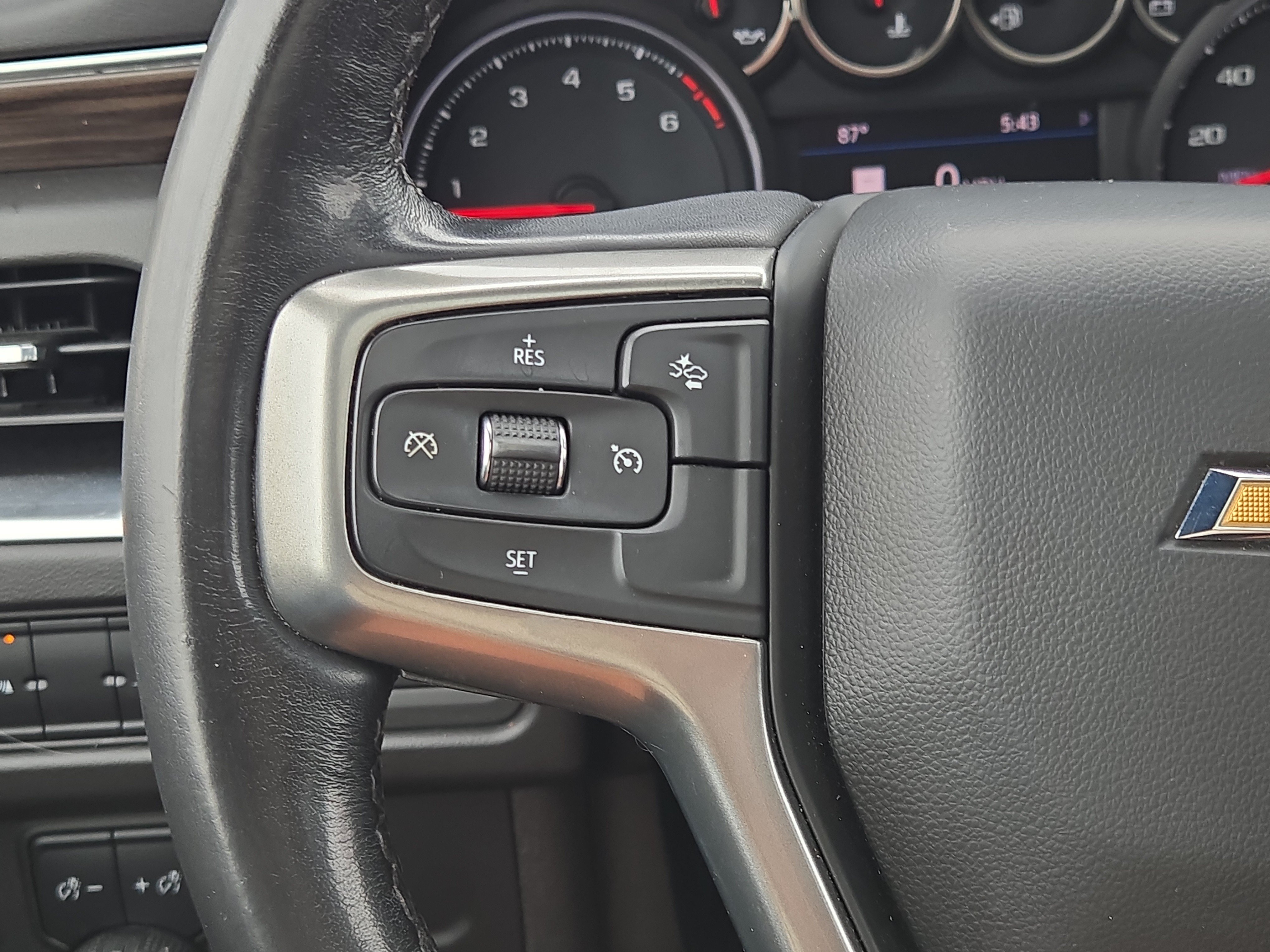 Used 2021 Chevrolet Tahoe LT w/ Rear Media and Nav Package RWD image 26