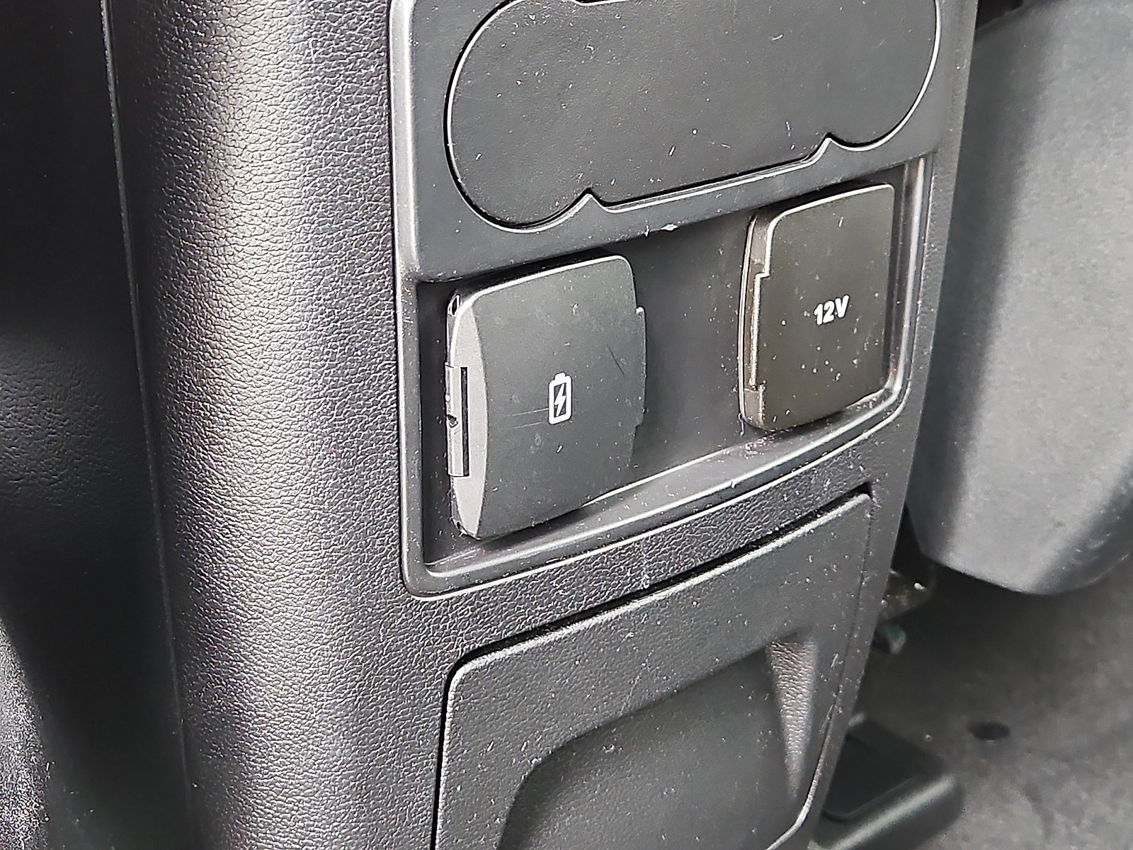 Certified 2022 Ford Explorer XLT w/ Equipment Group 202A image 12