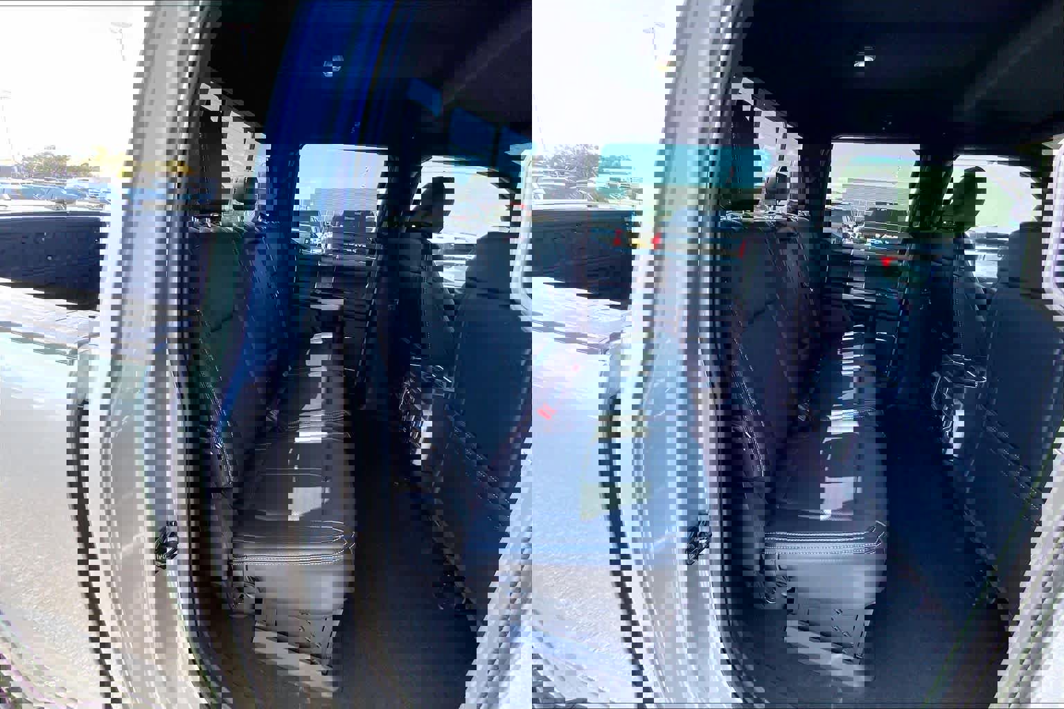 Certified 2022 Ford F250 Lariat w/ Tremor Off-Road Package image 20