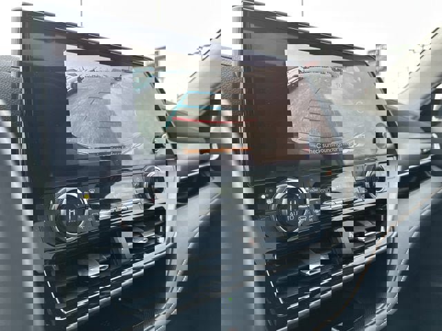 Used 2023 Toyota Highlander Bronze Edition image 2