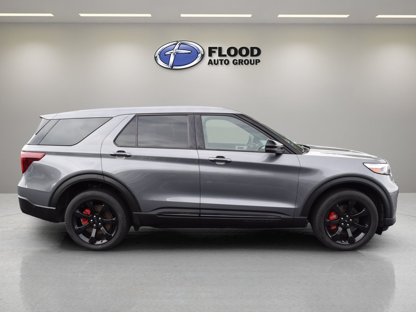 Certified 2022 Ford Explorer ST w/ ST Street Pack AWD/4WD image 3