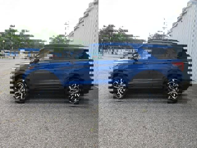 Certified 2022 Ford Explorer ST-Line w/ Class IV Trailer Tow Package image 2