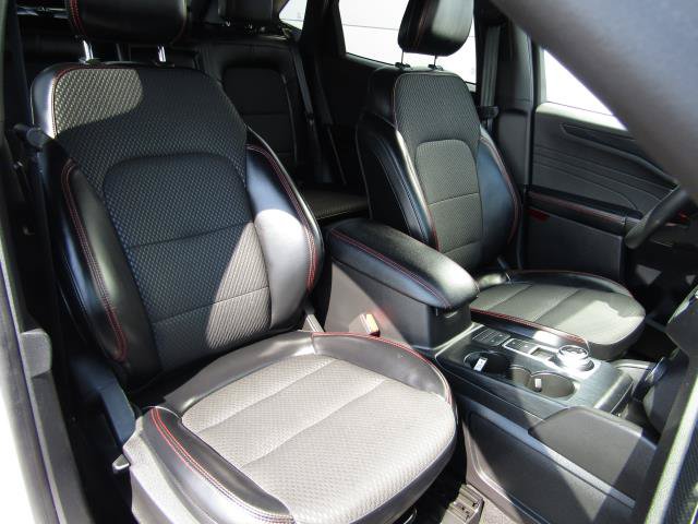 Certified 2023 Ford Escape ST-Line AWD/4WD image 8