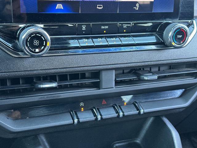 Used 2023 Chevrolet Colorado W/T image 18