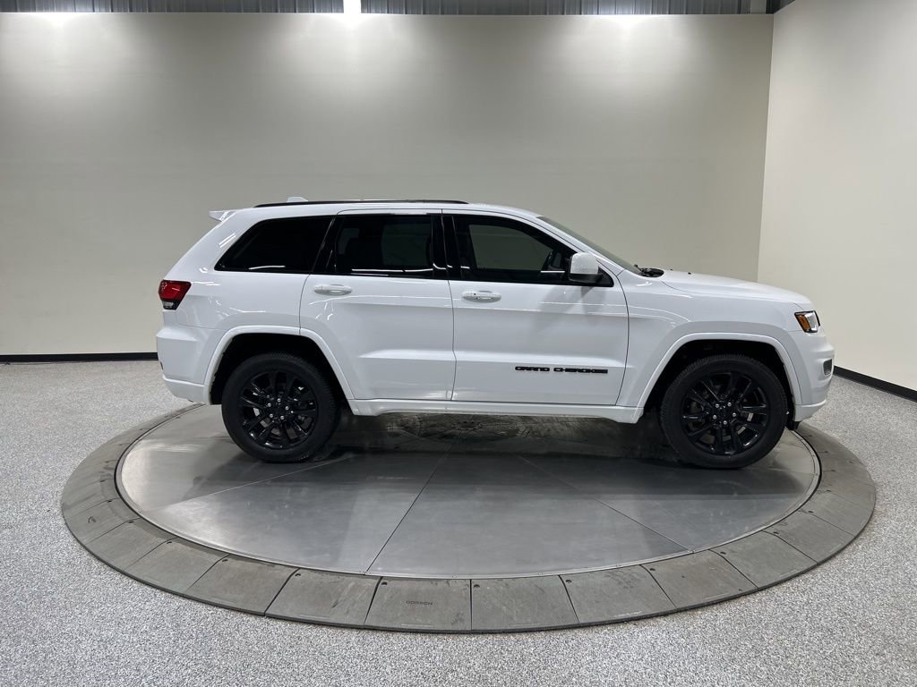 Used 2021 Jeep Grand Cherokee Laredo X image 5