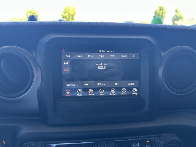Used 2023 Jeep Gladiator Sport AWD/4WD image 17