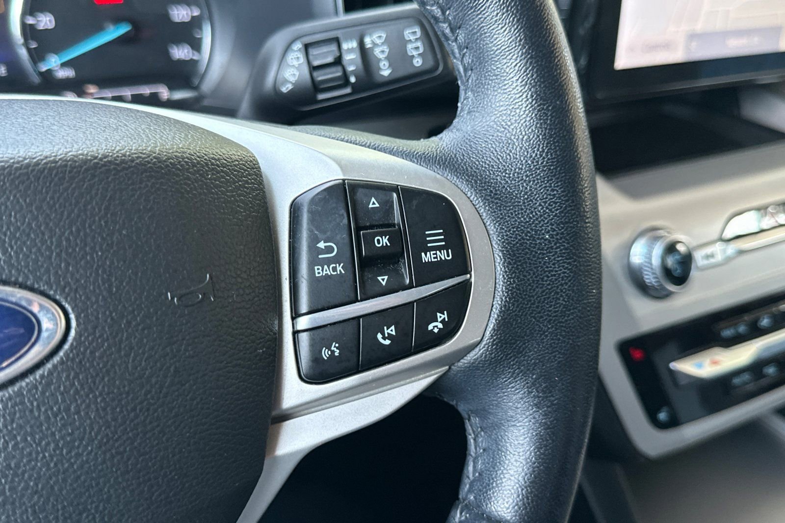 Certified 2022 Ford Explorer XLT w/ Equipment Group 202A image 38