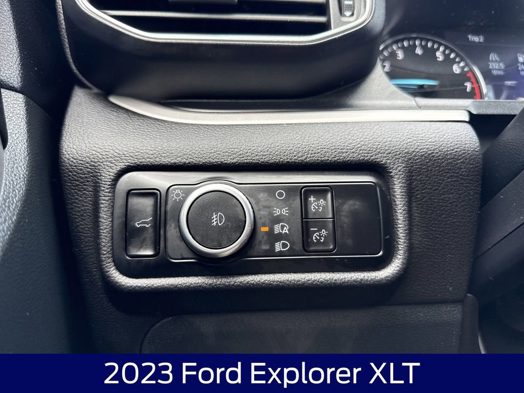 Certified 2023 Ford Explorer XLT w/ Equipment Group 202A AWD/4WD image 28