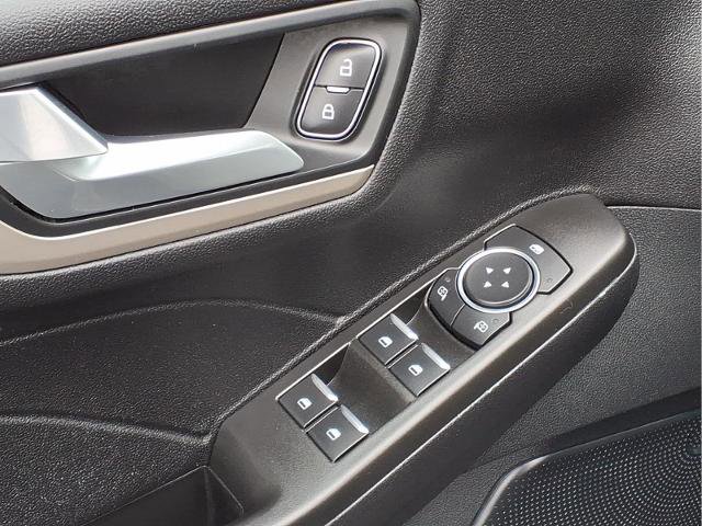 Certified 2021 Ford Escape SE w/ SE Sport Appearance Package image 16