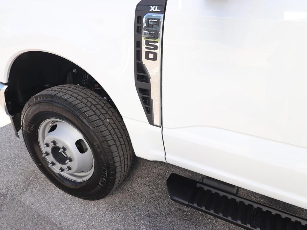 Certified 2025 Ford F350 XL w/ XL Chrome Package image 9