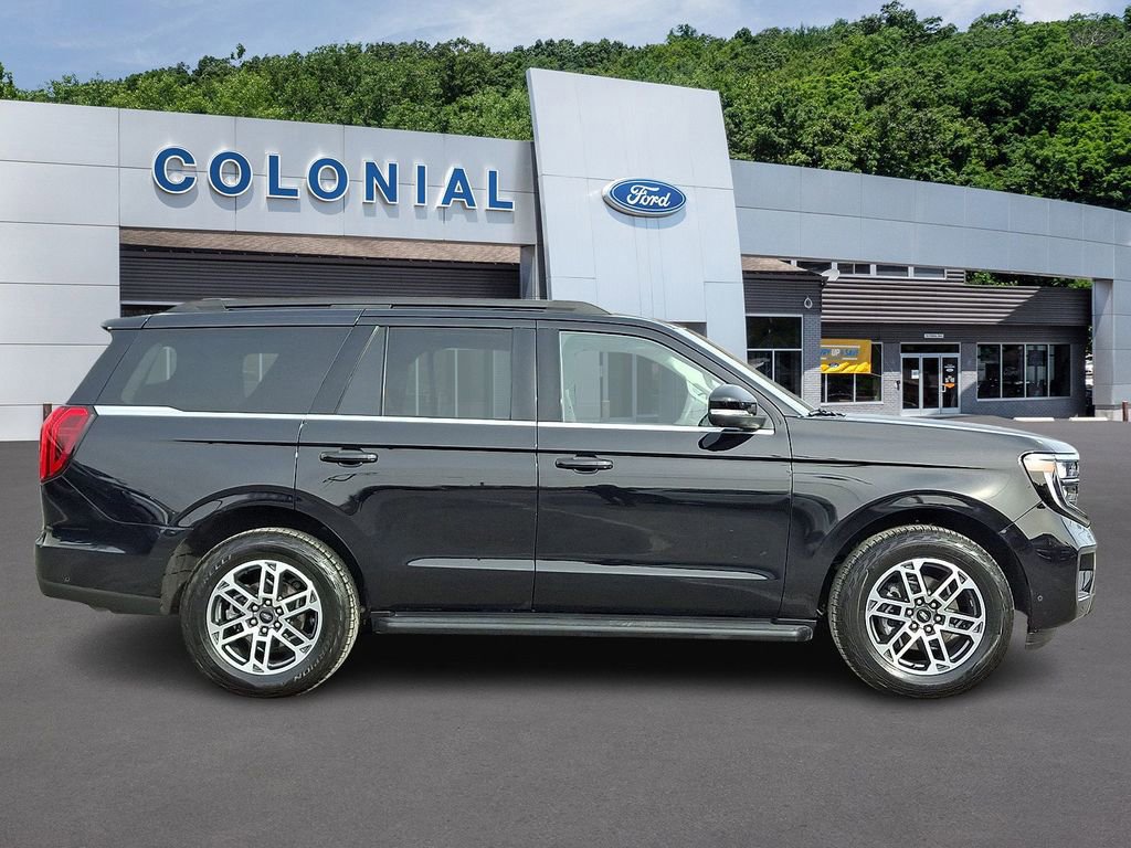 Certified 2025 Ford Expedition Active image 5