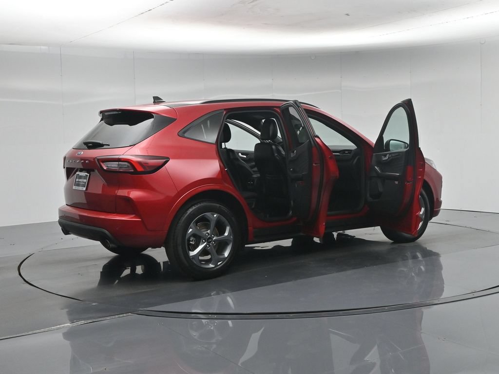 Certified 2023 Ford Escape ST-Line w/ Tech Pack #1 FWD image 6