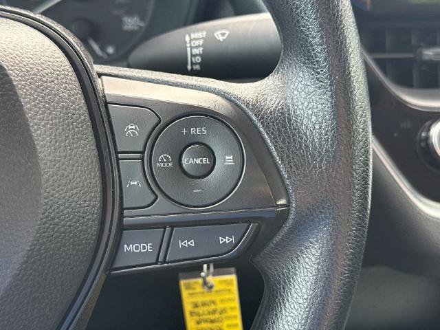 Used 2025 Toyota Corolla LE FWD image 17