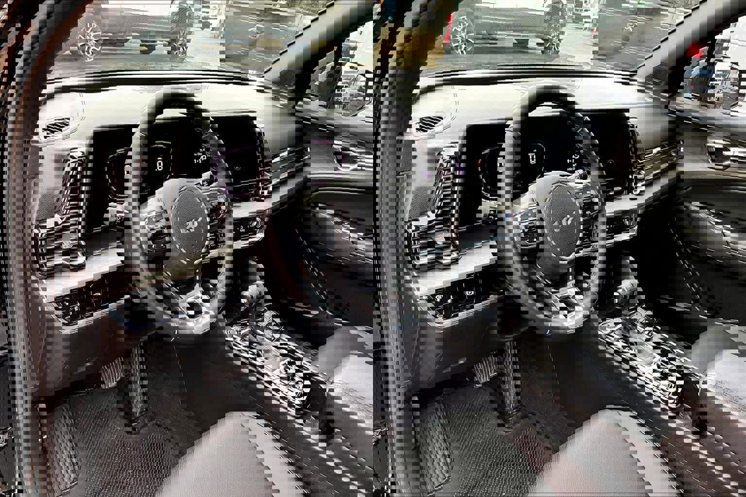 Used 2023 Kia Sportage X-Line w/ X-Line Premium Package image 18