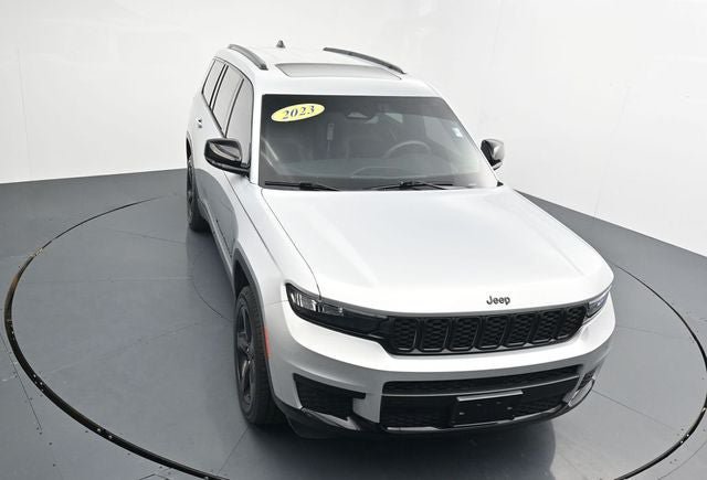 Used 2023 Jeep Grand Cherokee L Altitude AWD/4WD image 24