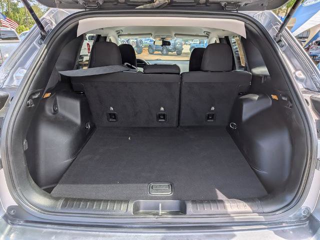 Used 2019 Jeep Cherokee Latitude w/ Popular Appearance Group FWD image 12