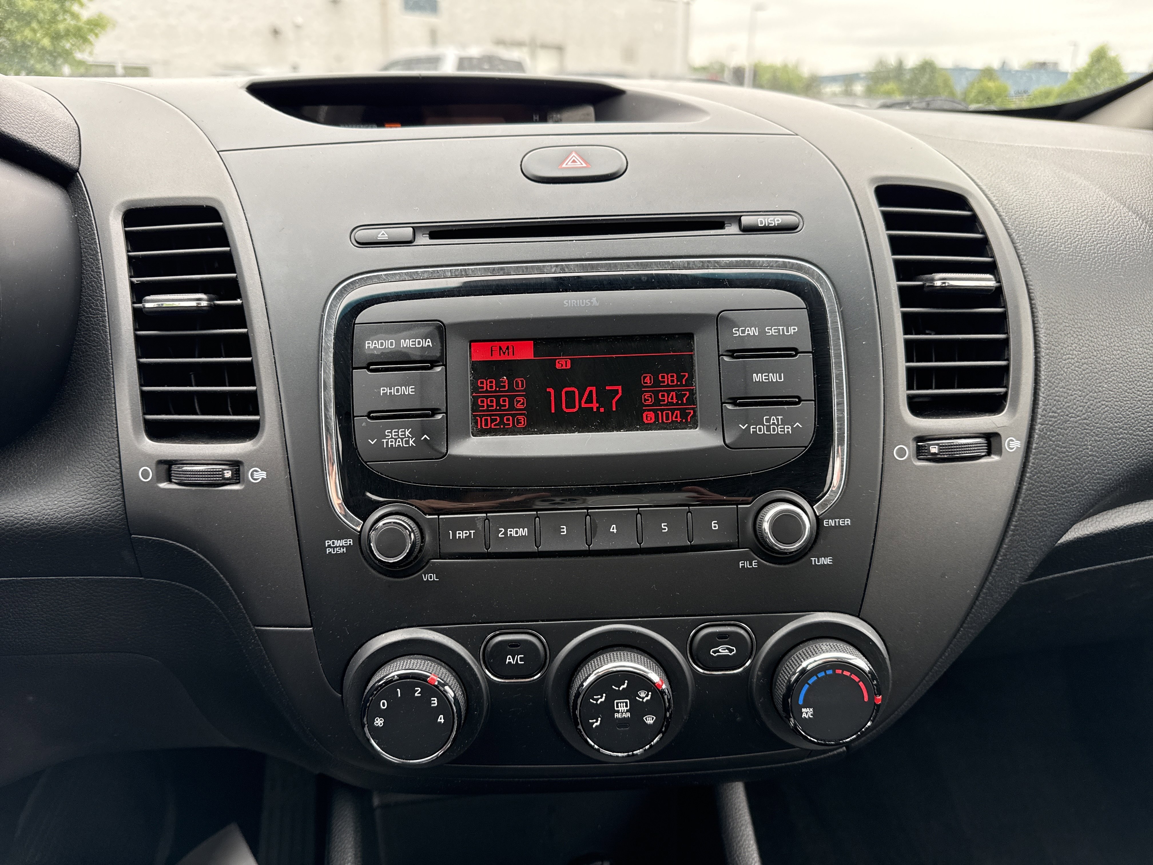 Used 2018 Kia Forte LX FWD image 19