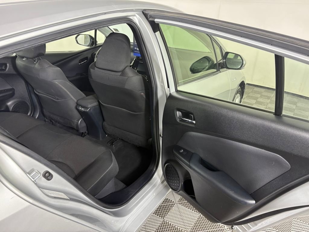 Used 2019 Toyota Prius image 30